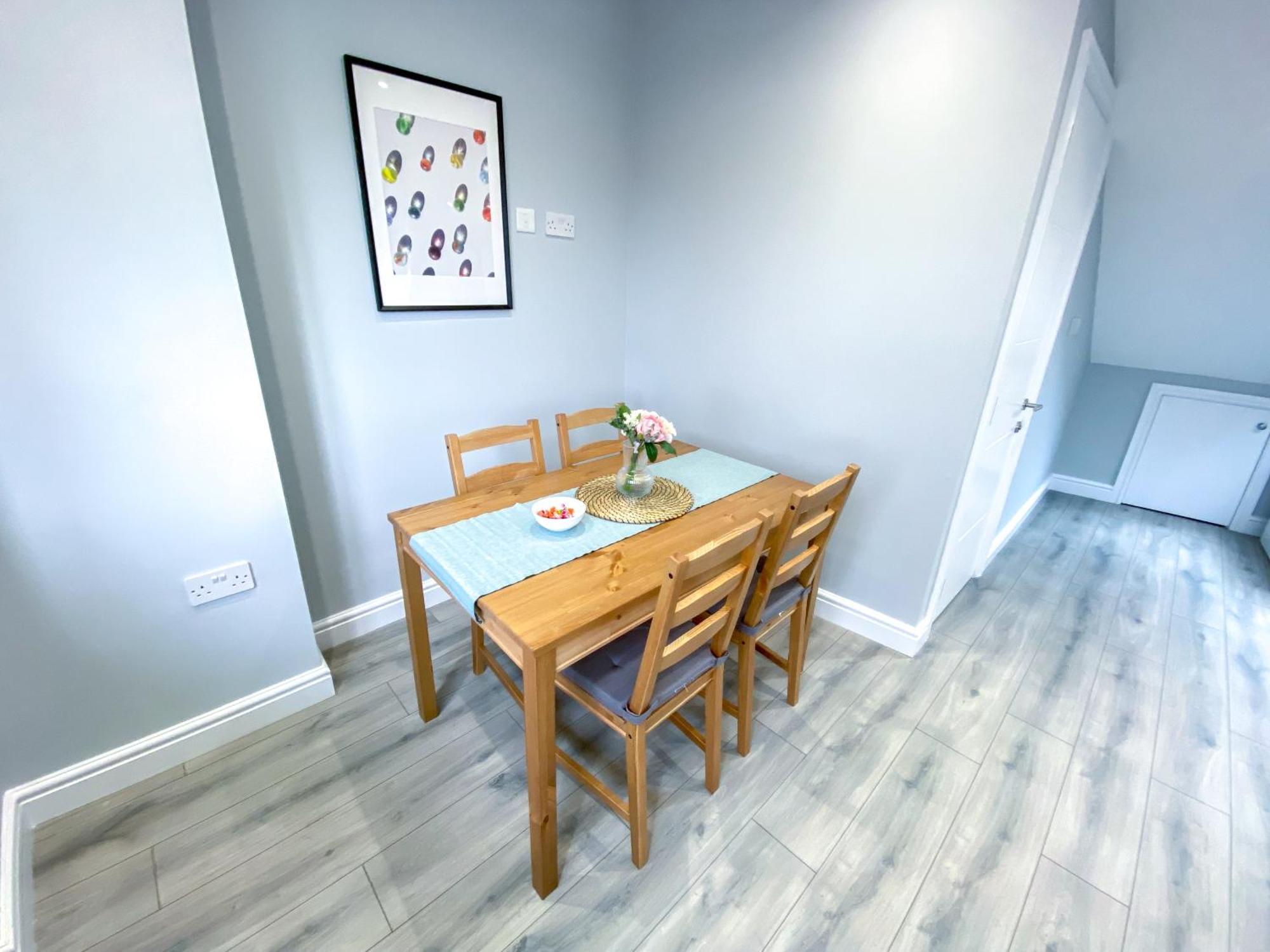 Large 1-Bedroom Flat, 5 Guest, London - F4 Exterior foto