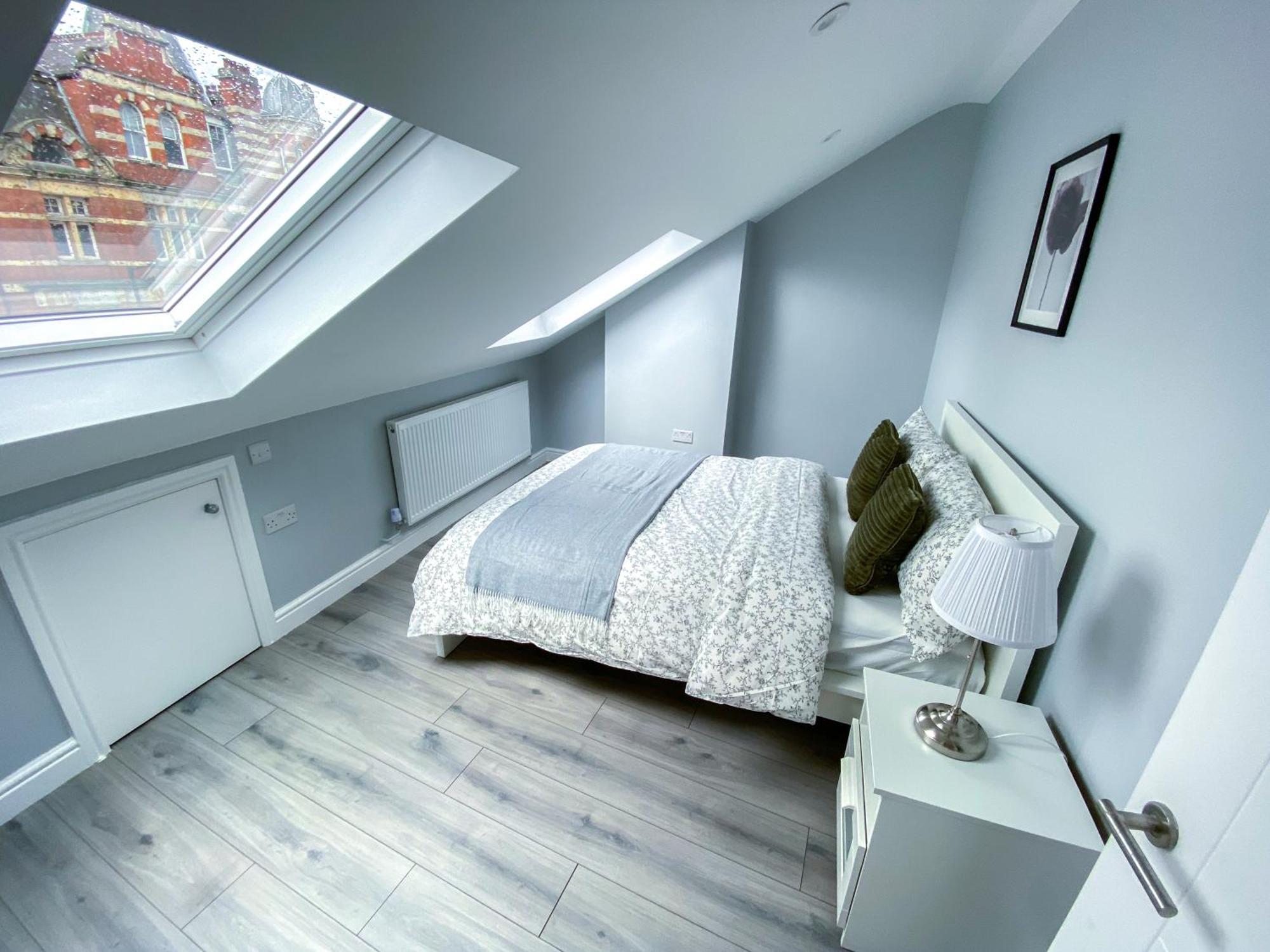 Large 1-Bedroom Flat, 5 Guest, London - F4 Exterior foto